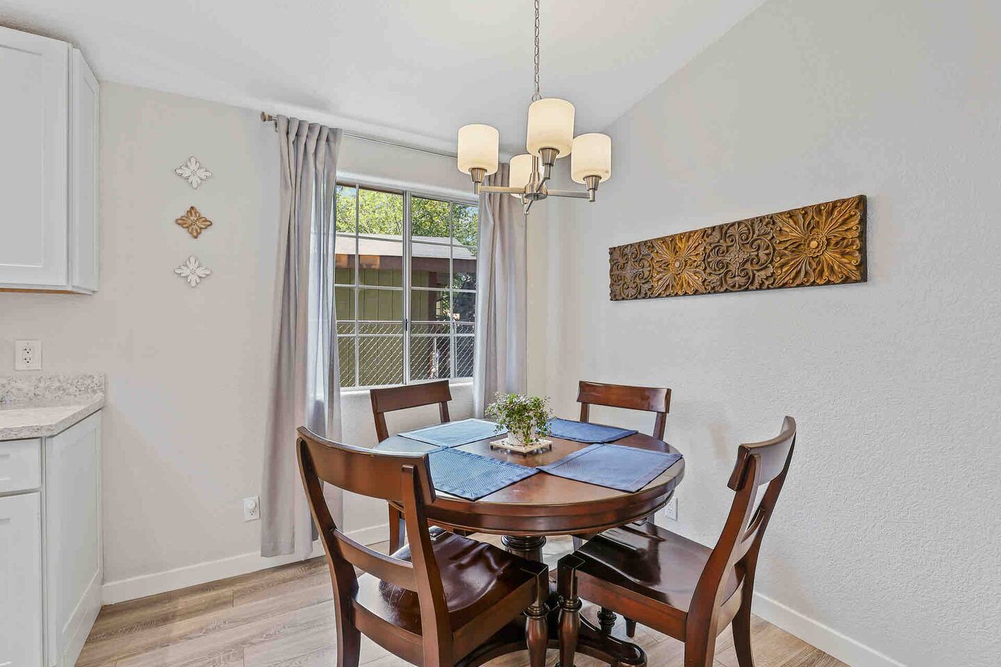 Flagstaff, AZ Charming Cottage 