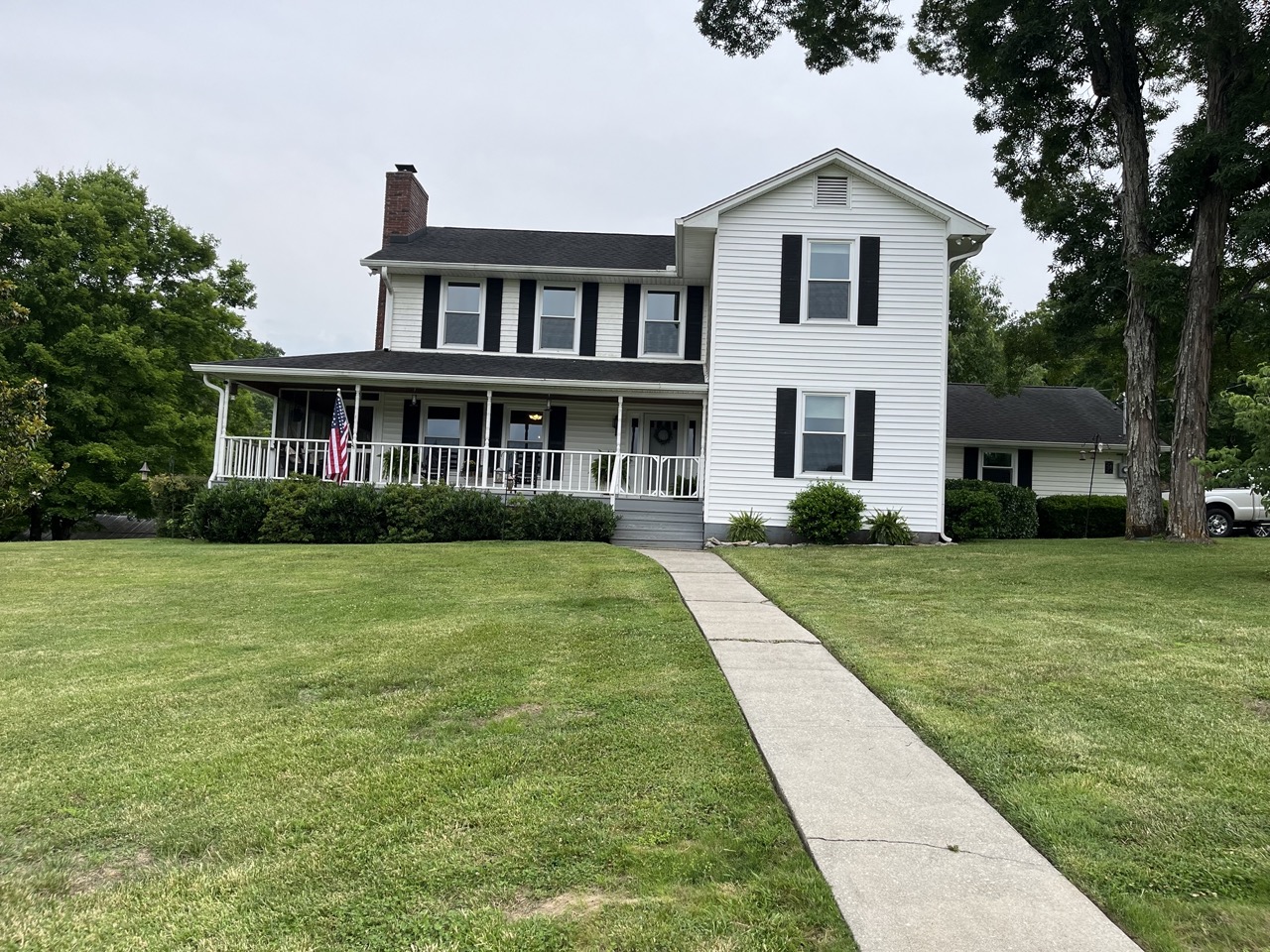 Knoxville, TN Charming Home 